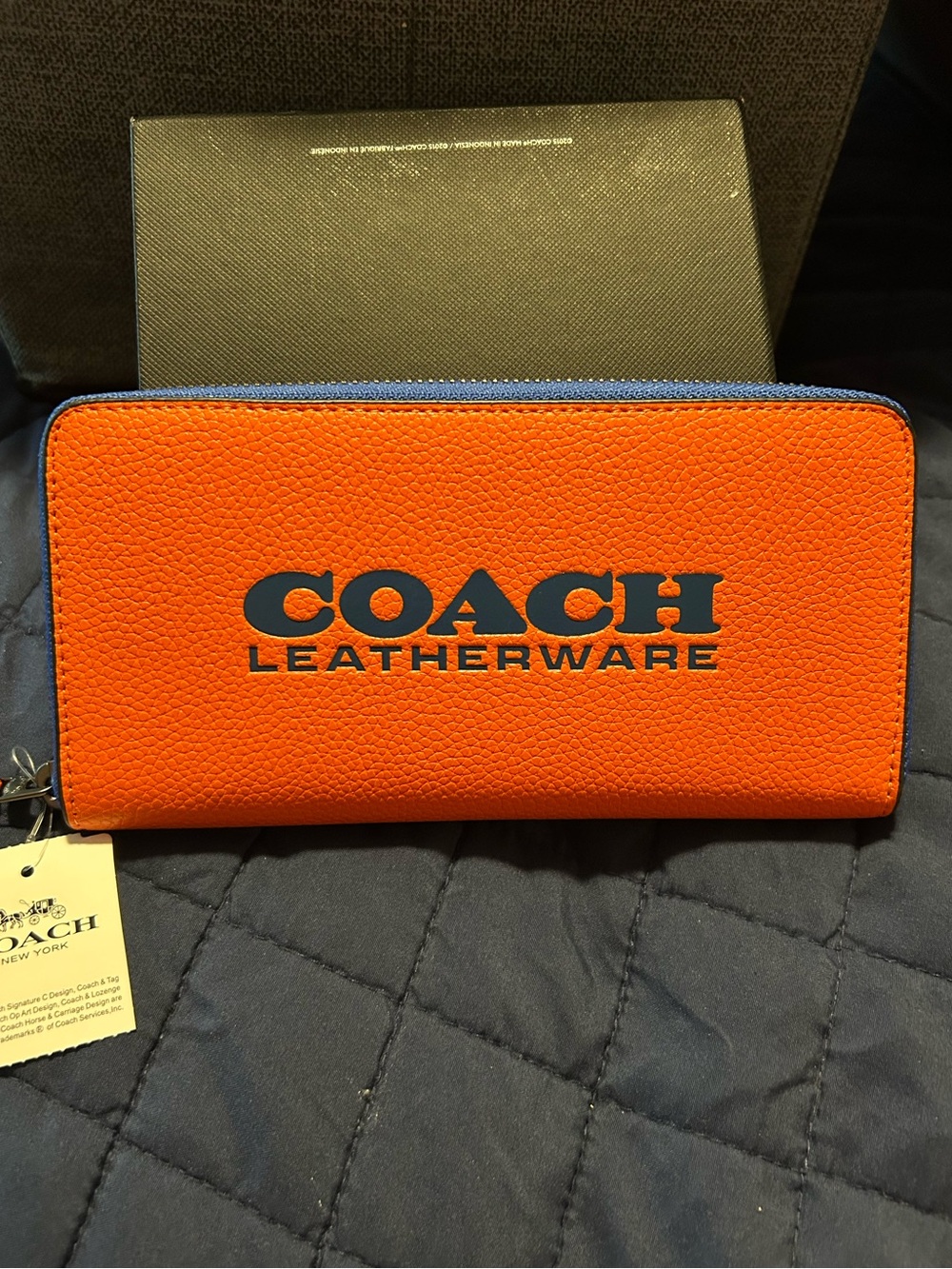 Coach Knicks zip around wallet NEW
